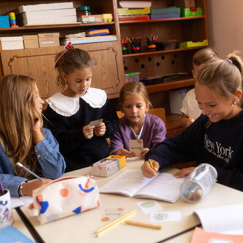 körvonal kids – beszélgetős kártyajáték gyerekeknek
