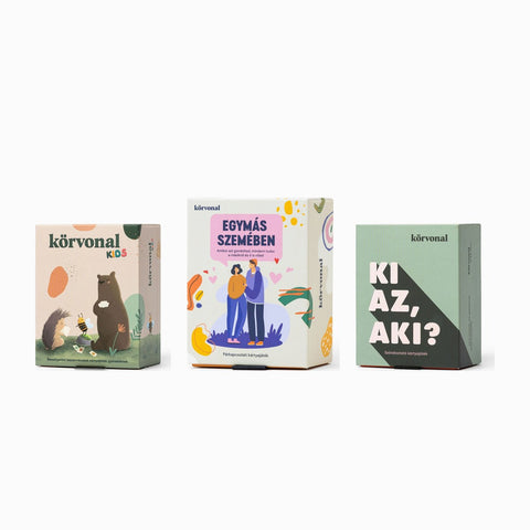 Három körvonal kártyajáték egymás mellett